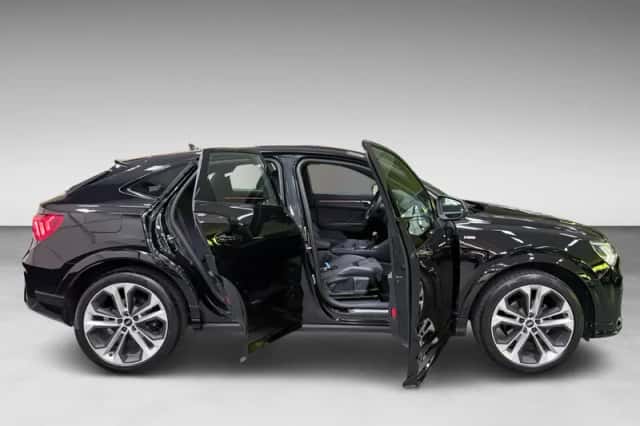 Audi Q3 (2023) thumbnail 6