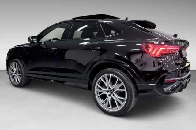 Audi Q3 (2023) thumbnail 2