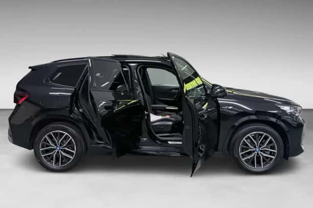 BMW X1 (2023) thumbnail 4