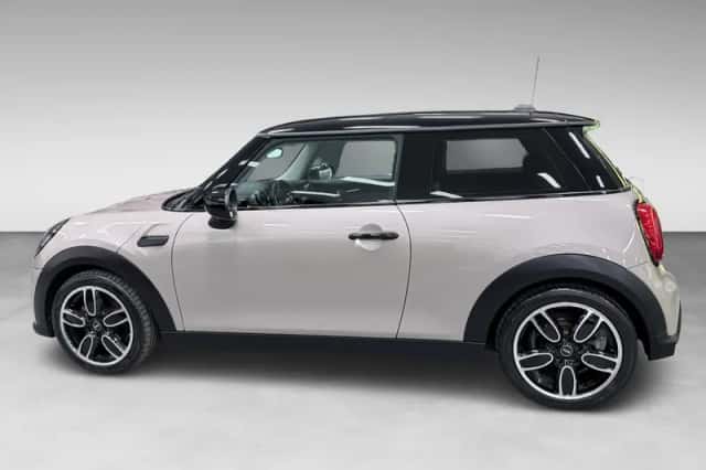MINI Cooper (2023) thumbnail 5