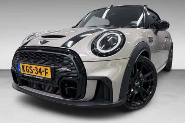 MINI Cabrio (2023) thumbnail 1