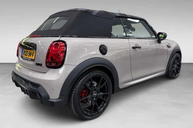 MINI Cabrio (2023) thumbnail 5