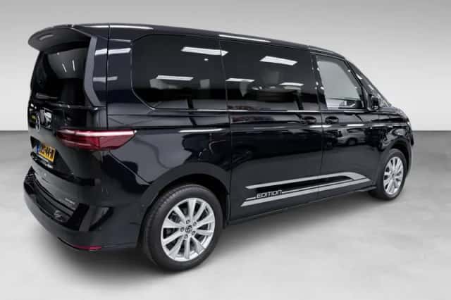 Volkswagen Multivan (2022) thumbnail 3