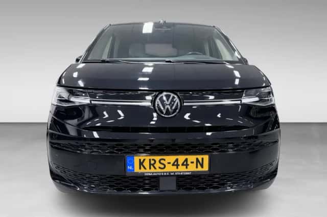 Volkswagen Multivan (2022) thumbnail 4