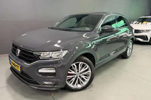 Volkswagen T-Roc (2019) thumbnail 2