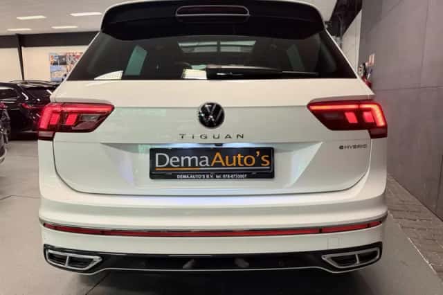 Volkswagen Tiguan (2022) thumbnail 2
