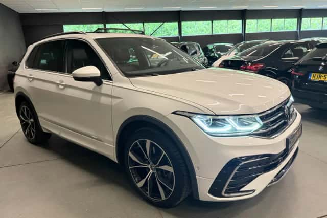Volkswagen Tiguan (2022) thumbnail 3