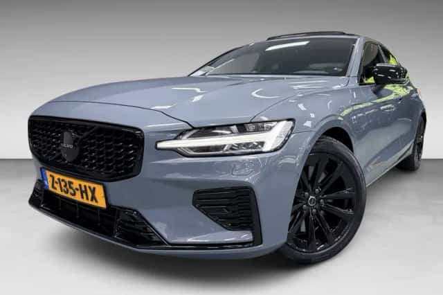 Volvo S60 (2024) thumbnail 1