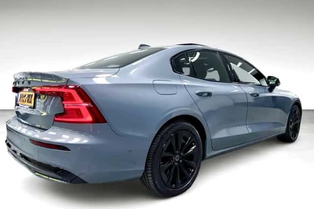 Volvo S60 (2024) thumbnail 3