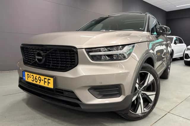 Volvo XC40 (2022) thumbnail 1