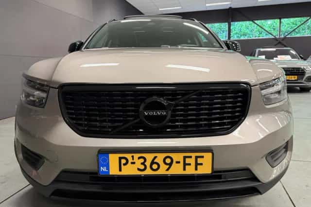 Volvo XC40 (2022) thumbnail 4