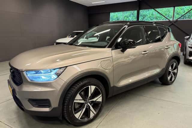 Volvo XC40 (2022) thumbnail 5
