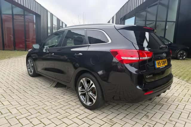 Kia Cee'd (2016) thumbnail 4