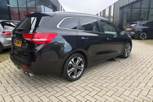 Kia Cee'd (2016) thumbnail 5