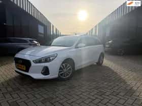 Hyundai i30 (2017) thumbnail 2