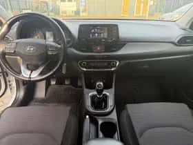 Hyundai i30 (2017) thumbnail 11