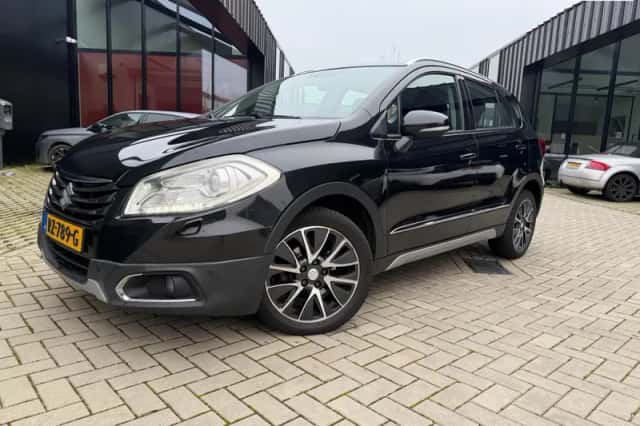 Suzuki SX4 S-Cross (2014) thumbnail 2