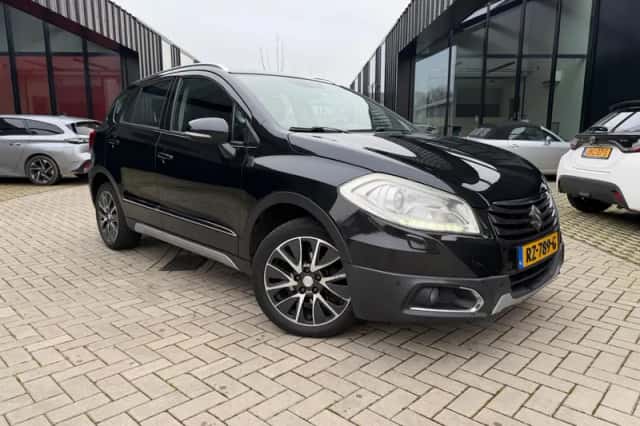 Suzuki SX4 S-Cross (2014) thumbnail 3
