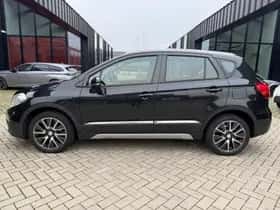 Suzuki SX4 S-Cross (2014) thumbnail 4