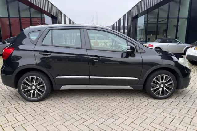 Suzuki SX4 S-Cross (2014) thumbnail 5