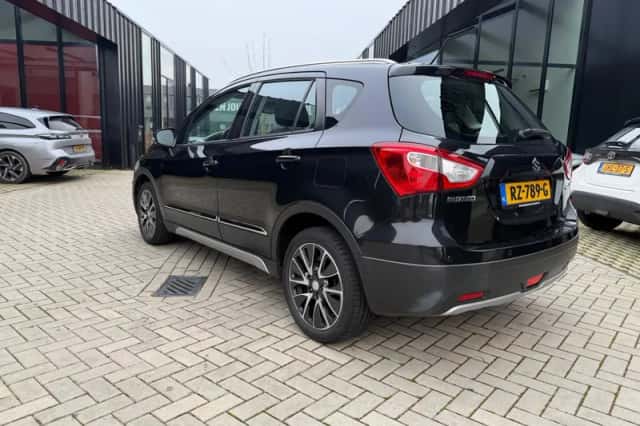 Suzuki SX4 S-Cross (2014) thumbnail 6
