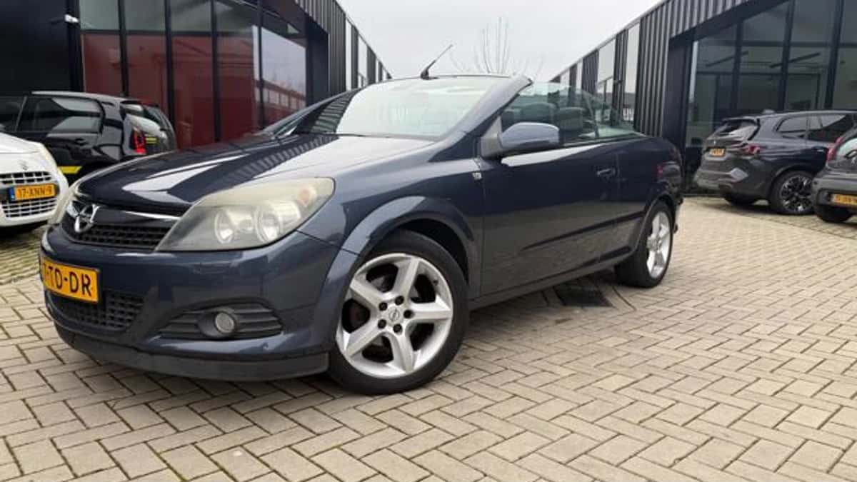 Opel Astra (2006) — foto 1