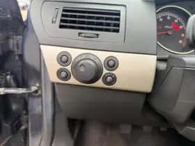 Opel Astra (2006) thumbnail 14