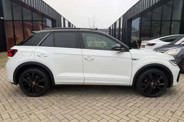 Volkswagen T-Roc (2024) thumbnail 5