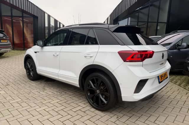 Volkswagen T-Roc (2024) thumbnail 6