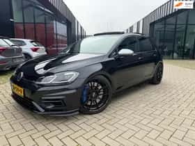 Volkswagen Golf (2017) thumbnail 2