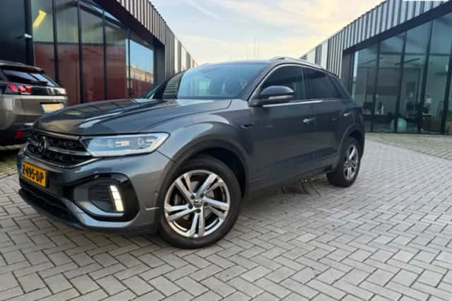 Volkswagen T-Roc (2023) thumbnail 1