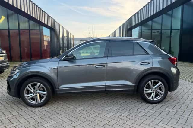 Volkswagen T-Roc (2023) thumbnail 4