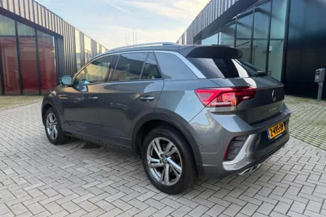 Volkswagen T-Roc (2023) thumbnail 5