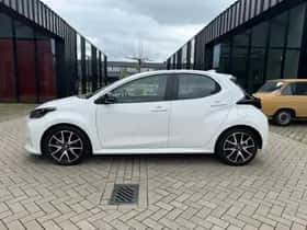 Toyota Yaris (2022) thumbnail 4