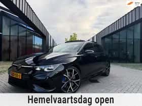 Volkswagen Golf (2023) thumbnail 2