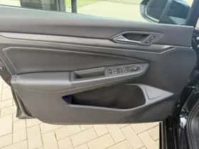 Volkswagen Golf (2023) thumbnail 13