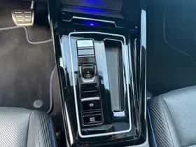 Volkswagen Golf (2023) thumbnail 21