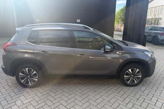 Peugeot 2008 (2016) thumbnail 5