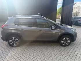 Peugeot 2008 (2016) thumbnail 5
