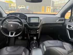 Peugeot 2008 (2016) thumbnail 8