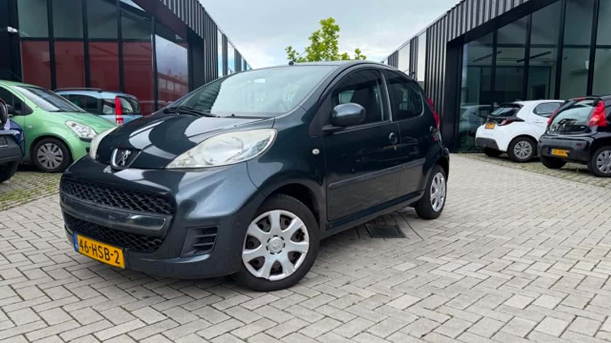 Peugeot 107 (2009) — foto 1