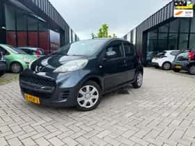 Peugeot 107 (2009) thumbnail 2