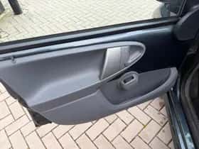 Peugeot 107 (2009) thumbnail 9