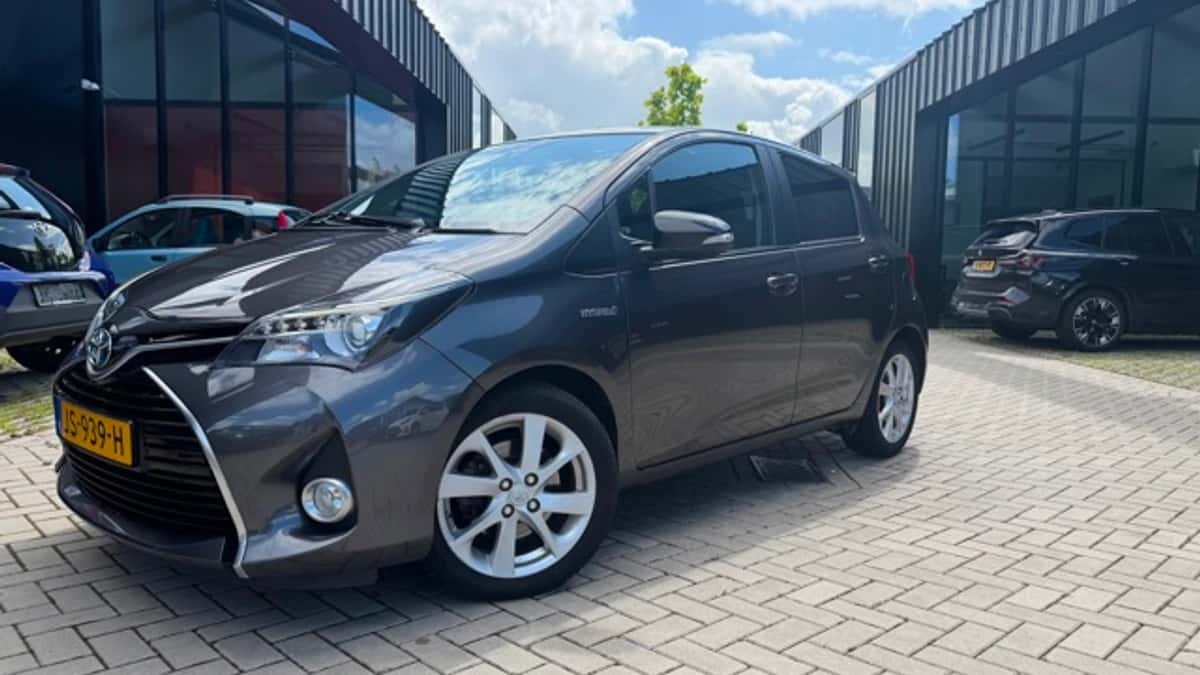 Toyota Yaris (2015) — foto 1