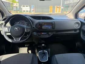 Toyota Yaris (2015) thumbnail 11