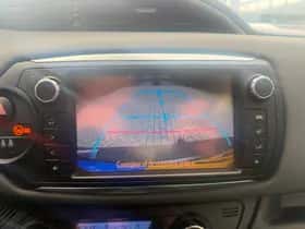 Toyota Yaris (2015) thumbnail 18