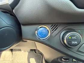 Toyota Yaris (2015) thumbnail 20