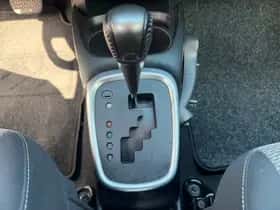 Toyota Yaris (2015) thumbnail 21