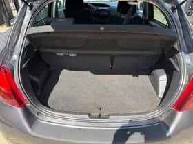 Toyota Yaris (2015) thumbnail 25