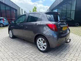 Toyota Yaris (2015) thumbnail 6